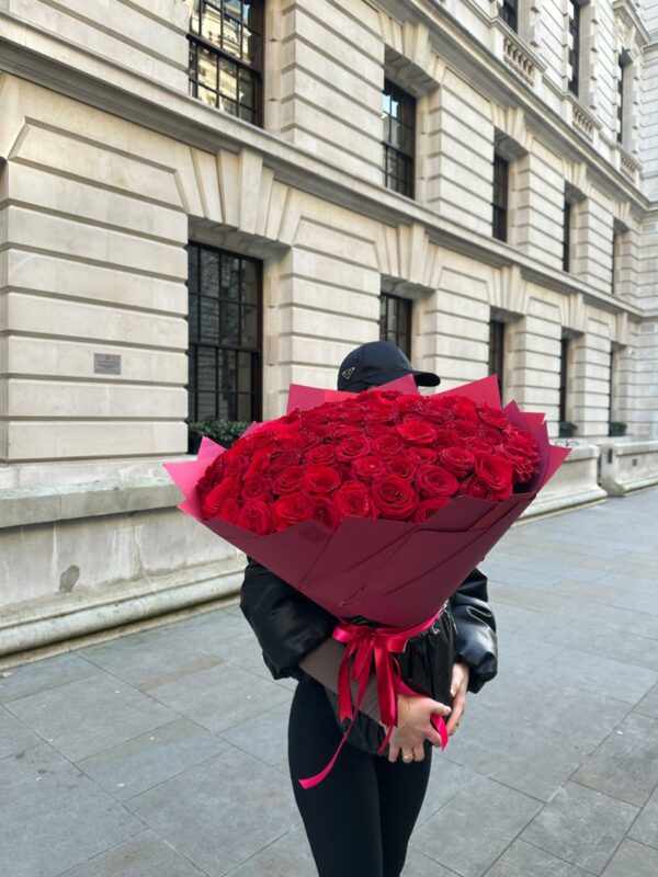 Deluxe 100 Roses