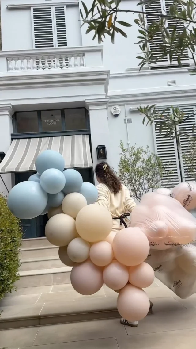 Boy or Girl? 👶🏼💙💗

Simple steps to book! 👇

👉 July & August diaries open 
👉 Operating 7 days a week 
👉 Covering whole of London & surrounding areas
👉 Weekend dates are most popular, book in advance! 
👉 Dm us with your requirements: date,time & location 

Let’s get booking 🎉
_______________
#londonballoons #balloondelivery #partyideas #partydecor #kidspartyideas #balloons #balloondecorations #balloongarland #balloonsetup #ceilingballoons #londonevents #balloonarch #corporateeventplanner #wimbledon #freshflowers #tablecenterpiece #flowertable #flowervase #flowercenterpiece #tabledecorations #london #celebrityevents #balloonbouquet #londonflorist #flowerdelivery #genderrevealparty #genderreveals #boyorgirl